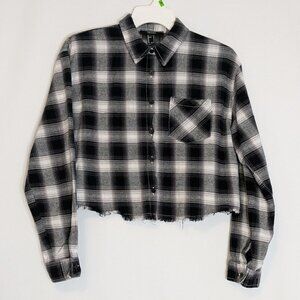 FOREVER 21 Black/White Plaid Flannel Cropped Raw Hem Button Shirt; Size S